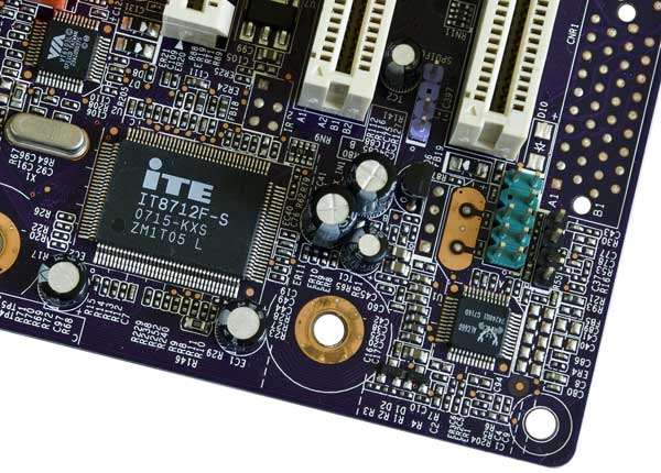 ECS Elitegroup P4M890T-M V2.0 здесь iTE IT8712F-S, Realtek ALC660 и VIA VT6103L