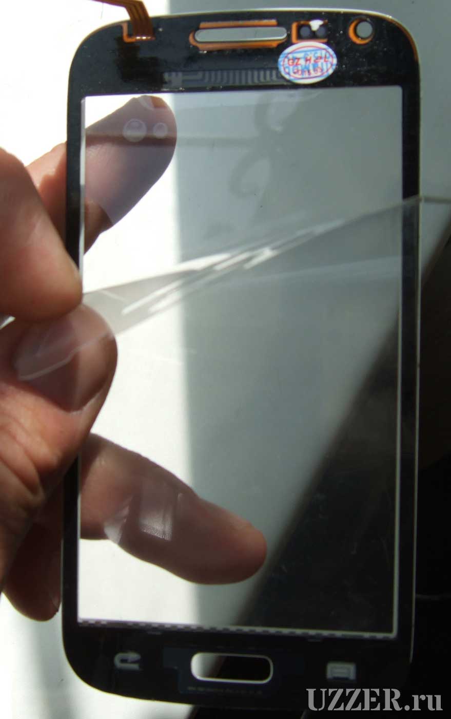 Защитная пленка на тачскрине смартфона Samsung GT-I8262