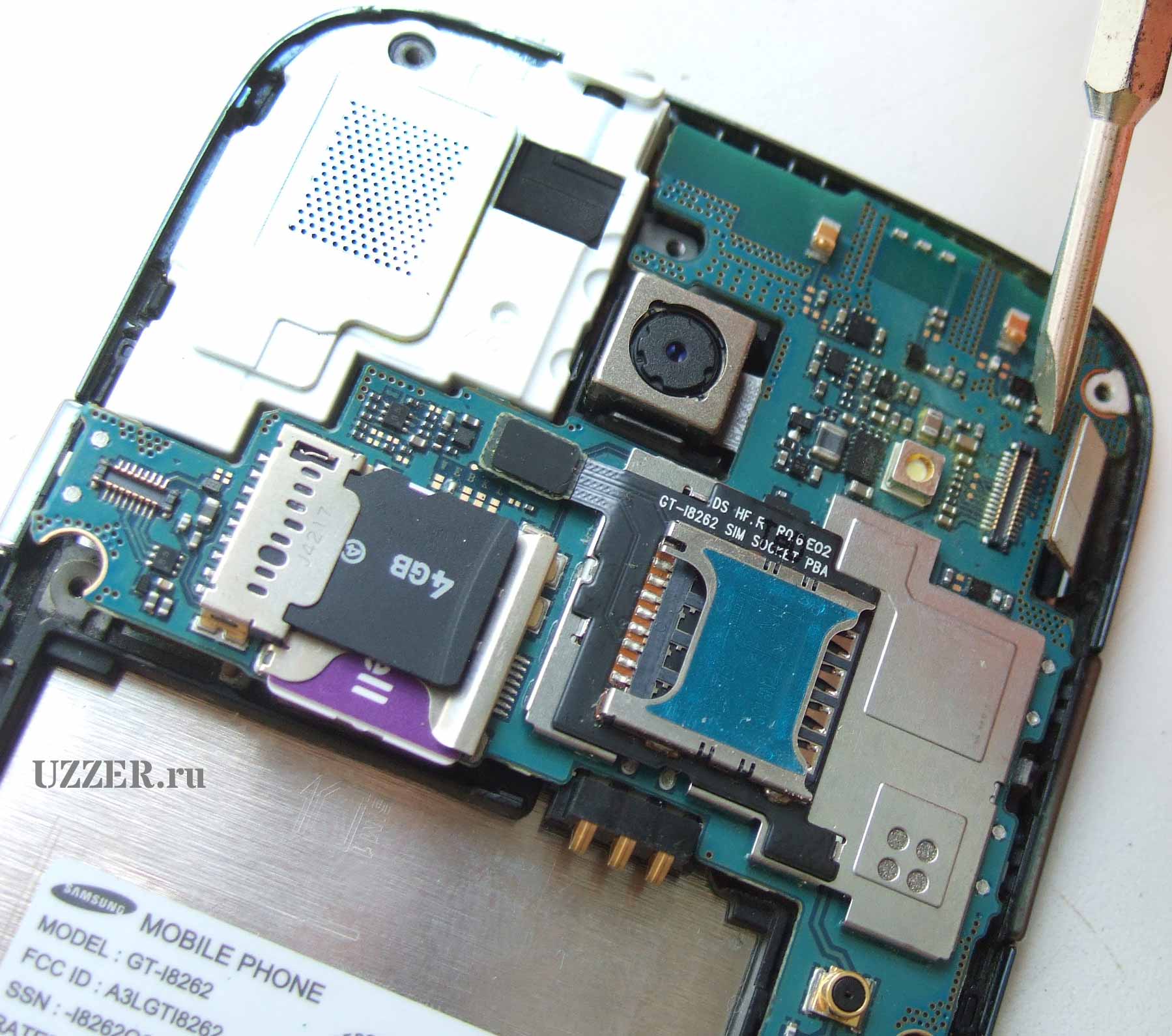 Как вытащить материнскую плату из Samsung GT-I8262